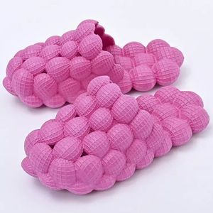 Womens size 5 Bubble Golf Peanut Slipper Sandals Unisex